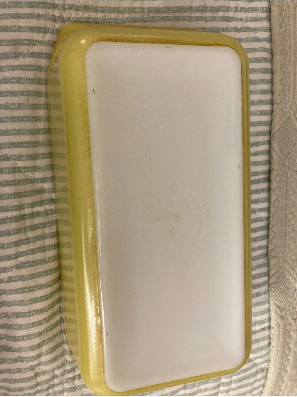 Vintage Pyrex #913 Yellow Loaf Pan 8.5 x 4.5 x 2.5